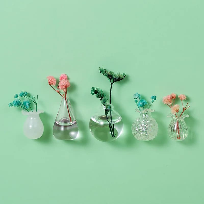 Mini ceramiczny wazonik z magnesem na lodówkę 🌸