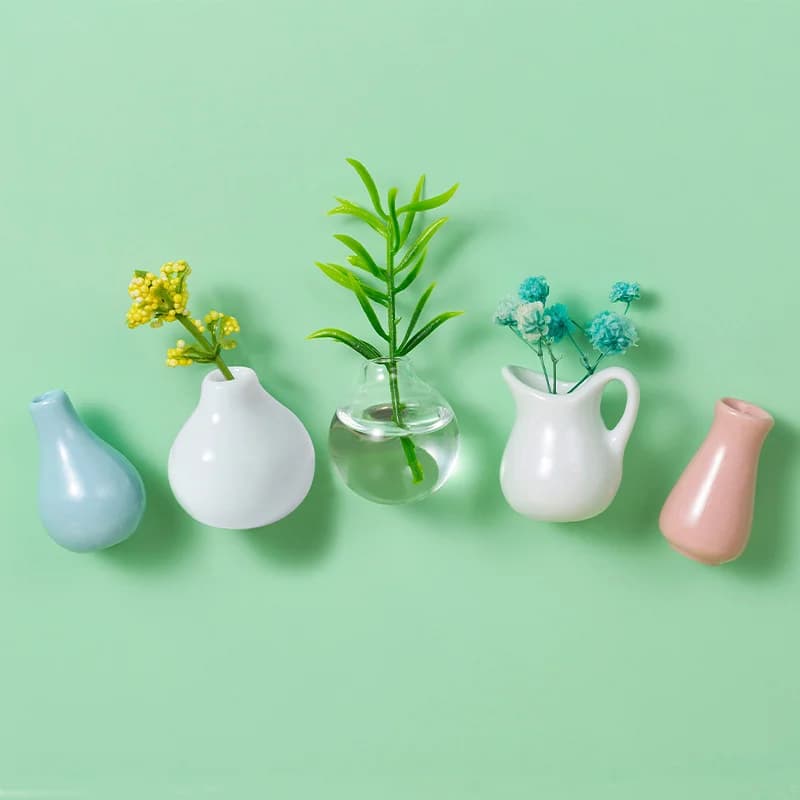 Mini ceramiczny wazonik z magnesem na lodówkę 🌸