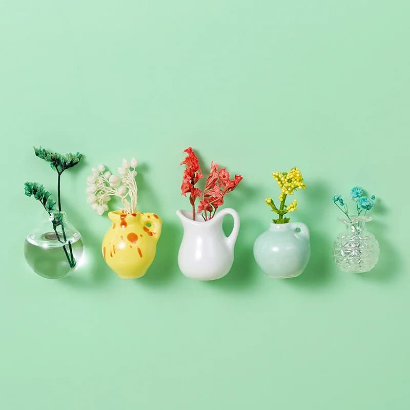Mini ceramiczny wazonik z magnesem na lodówkę 🌸