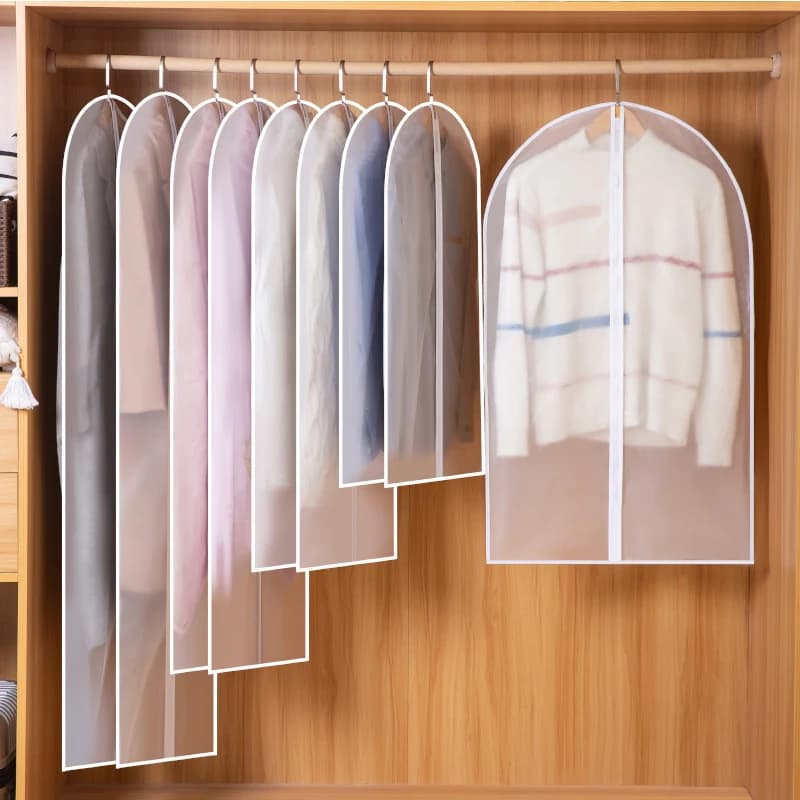 Wytrzymały pokrowiec przeciwkurzowy na ubrania z zamkiem 👗